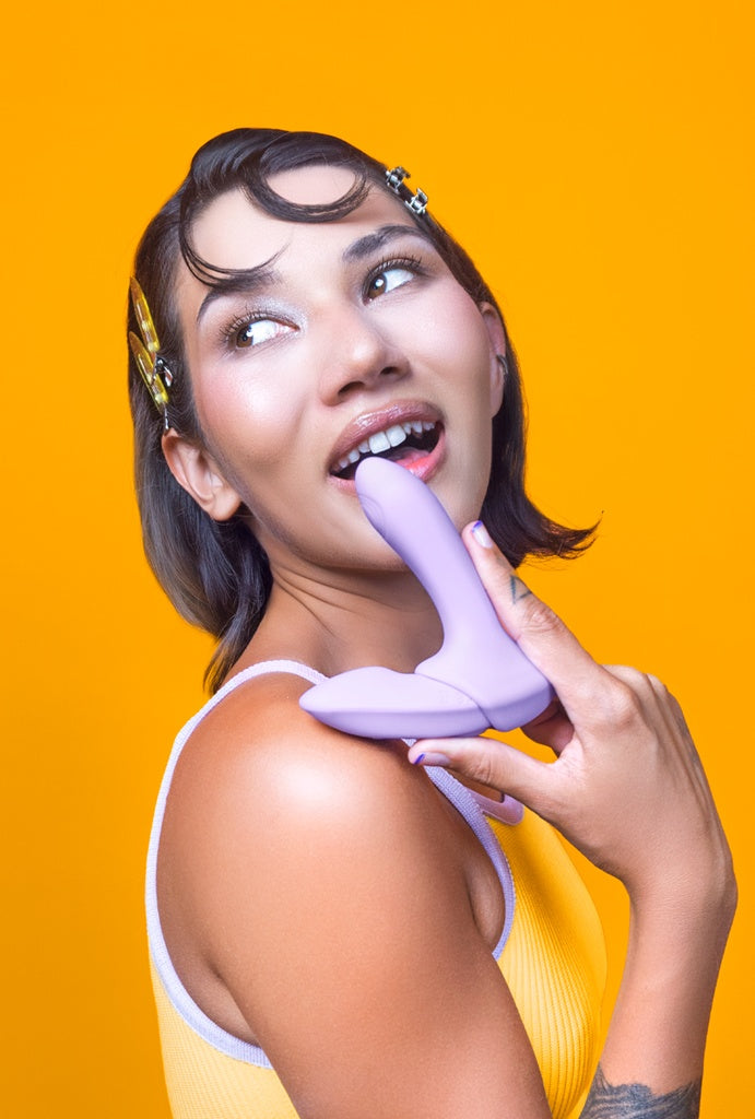 Calcinha vibratória Fit2, com controle remoto para casais, foto com modelo 2 | Sex Shop Produtos Eróticos Online pantynova